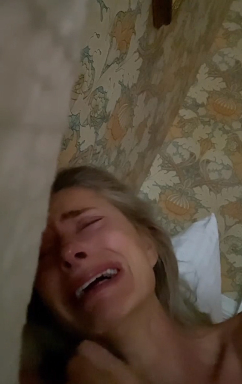 Hüngür hüngür ağlayıp sosyal medyada paylaştı: Bu benim en çıplak halim