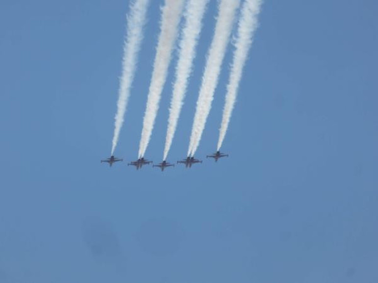 Son dakika... Türk Yıldızları Boğazı selamladı