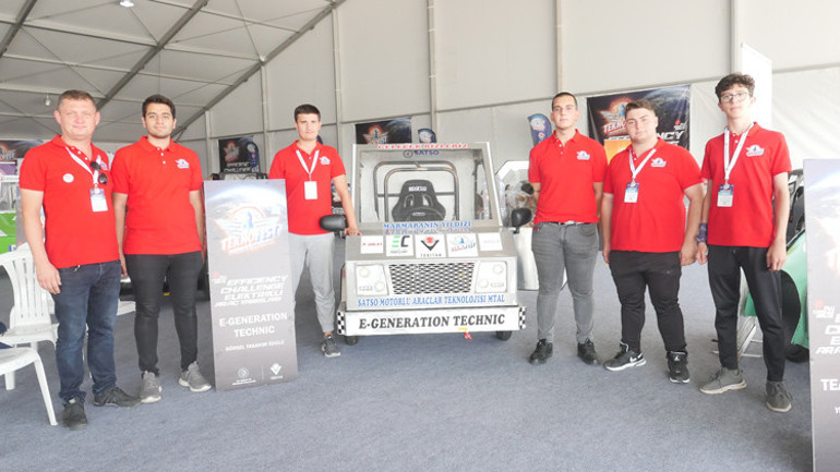 TEKNOFEST’te ikinci gün heyecanı…Yerli üretim araçlar da boy gösteriyor