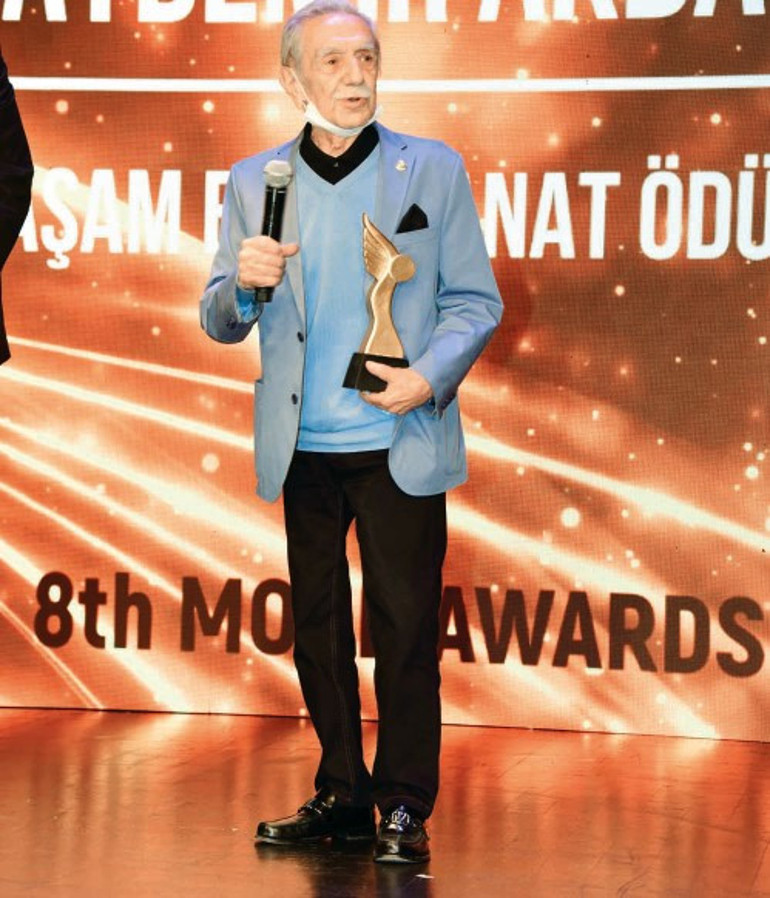 Mood Ödülleri sahiplerini buldu: Çağla Şıkel, Arzum Onan, Azra Akın.... Gecede güzeller geçidi