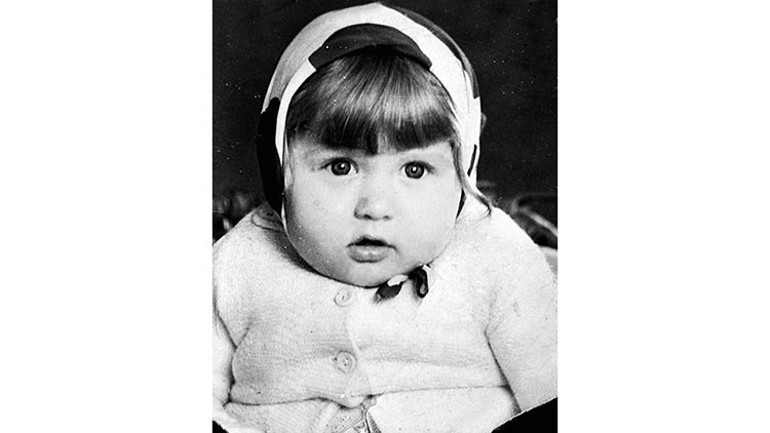 Balkan kızı Suzan Kardeş baştan sona bir hikaye: Kumpanyalar, fotoromanlar, makyaj odasında şarkılar...