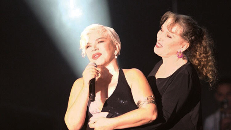 Balkan kızı Suzan Kardeş baştan sona bir hikaye: Kumpanyalar, fotoromanlar, makyaj odasında şarkılar...