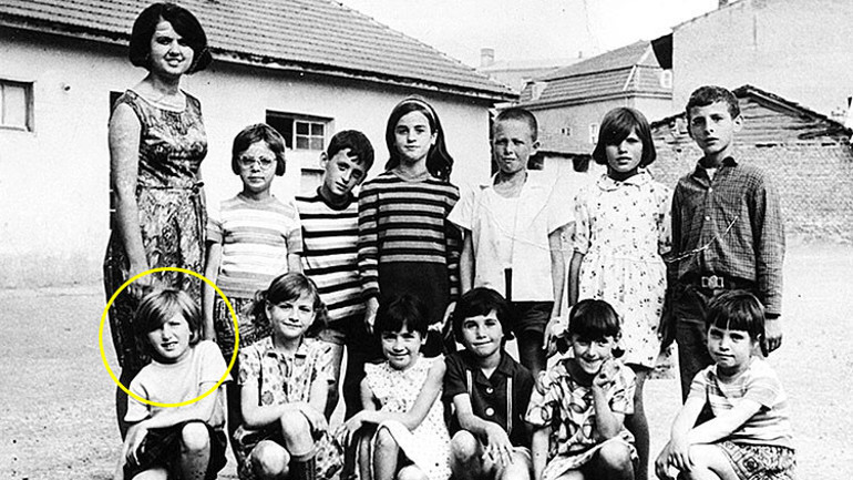 Balkan kızı Suzan Kardeş baştan sona bir hikaye: Kumpanyalar, fotoromanlar, makyaj odasında şarkılar...