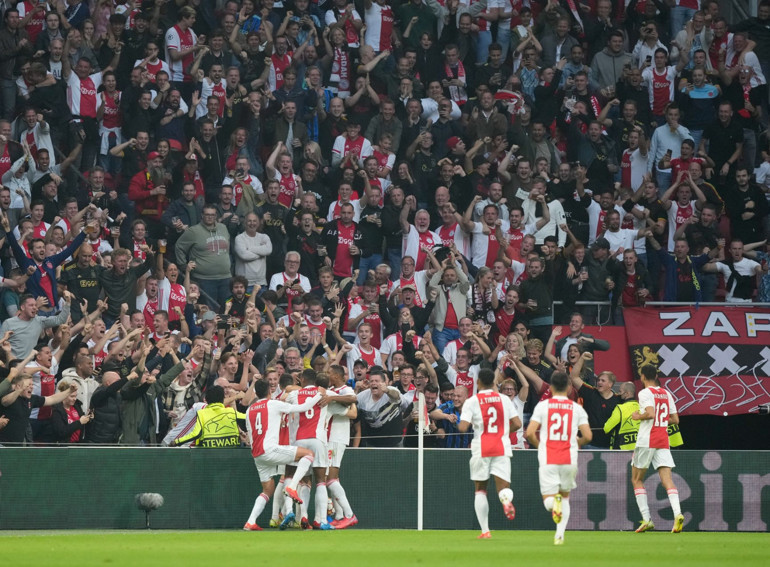 Son dakika: Ajax-Beşiktaş maçında tarihe geçen detay Sergen Yalçının tercihi...