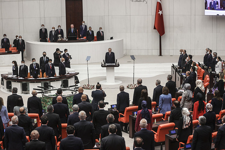 Son dakika... TBMM’de yeni yasama yılı başladı... Cumhurbaşkanı Erdoğan: Meclisin ışıkları yanıyorsa bu ülkenin sırtı yere gelmez