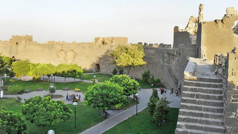 Yapraklar dökülürken doğa bir başka güzel