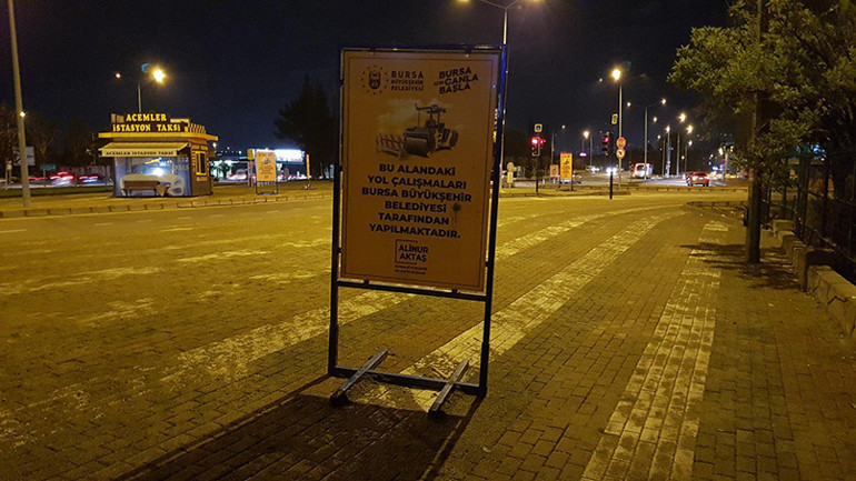 Şu köşe hurda köşesi şu köşe çöp köşesi