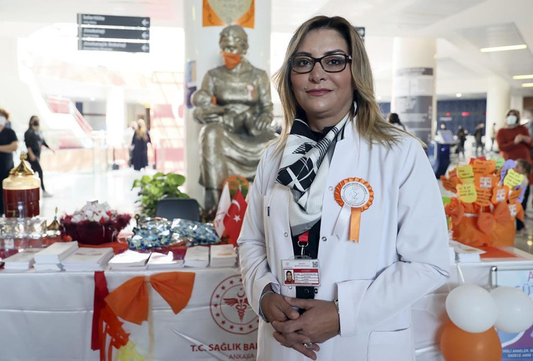 Aşılı annenin sütü bebeği de koruyor