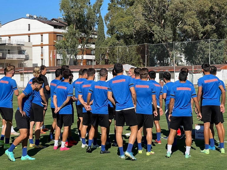 Ümit Karan sonrası İskenderunspor’da Riekerink sahaya indi