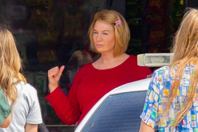 Ünlü oyuncu Renee Zellweger yine tanınmaz hale geldi: Tartışmalı kıyafet dizi setinde