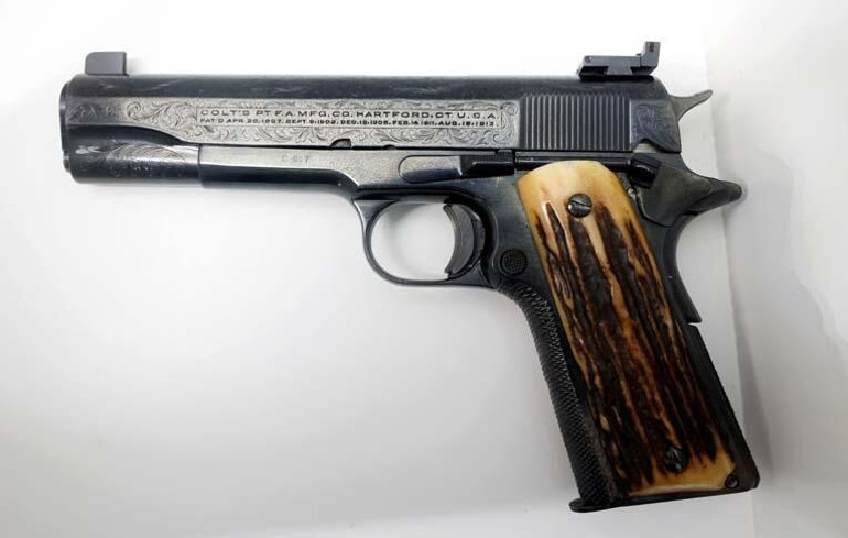 Dünyanın en ünlü mafya babası Al Capone’un kişisel eşyaları açık arttırmada satılacak