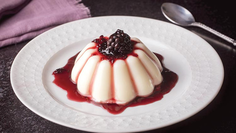 Çocuklarla evde lokanta tabakları da hazırlıyoruz