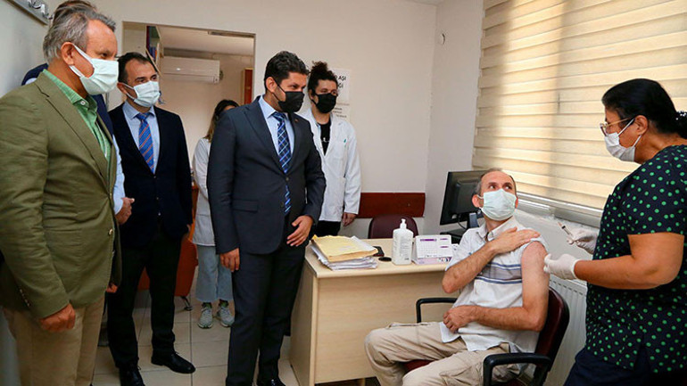 Yerli aşıda Turkovacta yeni dönem Uygulama İzmirde başladı