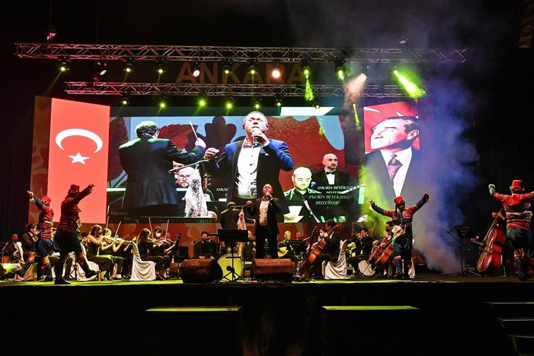 Gururla ve coşkuyla