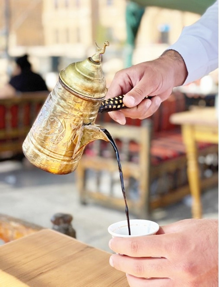 Bir acı kahvenizi içerim