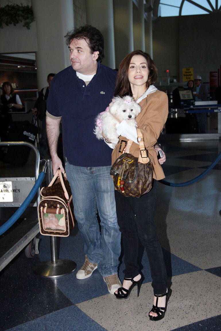 Hollywoodun lanetli evi:  Biri eşyalarını bile almadan kaçtı, diğerleri öldü