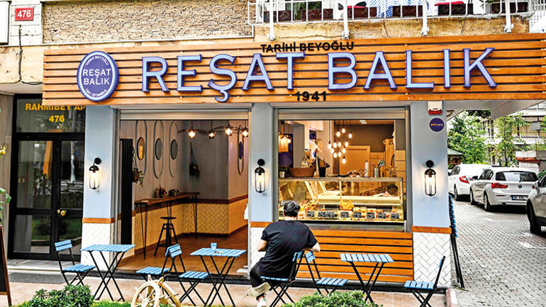 Yine, yeni, yeniden Cadde