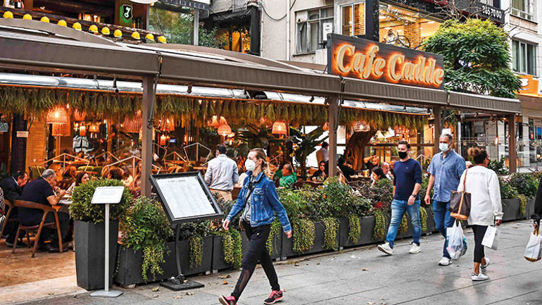 Yine, yeni, yeniden Cadde