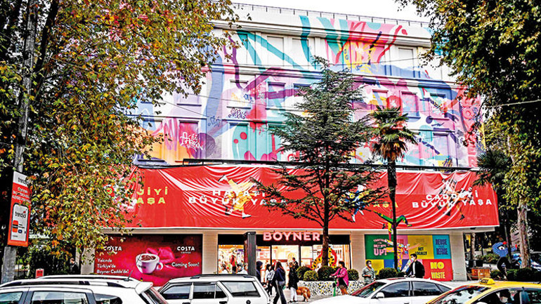 Yine, yeni, yeniden Cadde