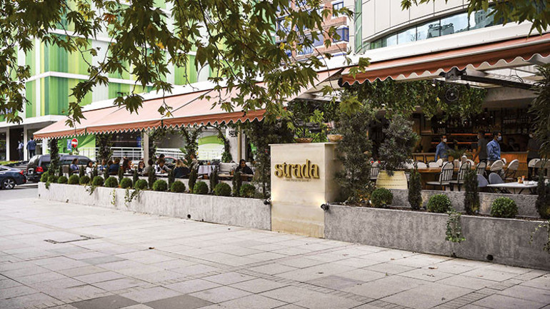 Yine, yeni, yeniden Cadde