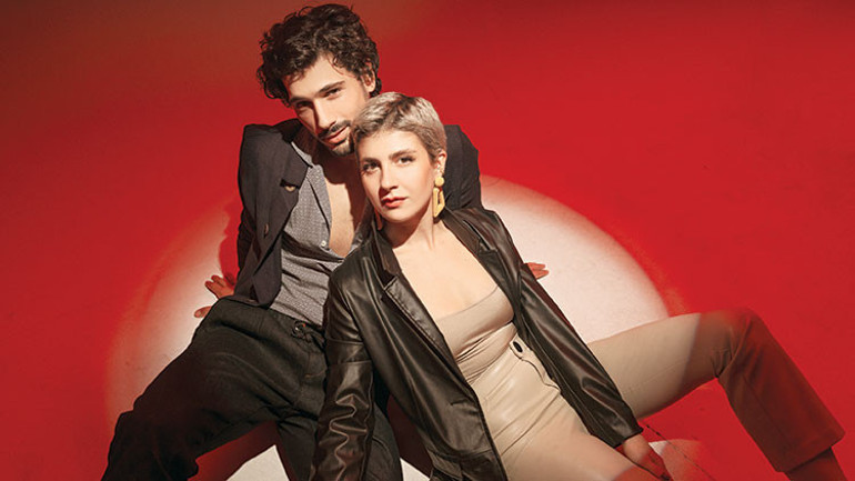 Naz Çağla Irmak: Aşk, Juliet gibi beni de olgunlaştırıyor - Deniz Can Aktaş: Âşık olurken Romeo’ya benziyor olabilirim