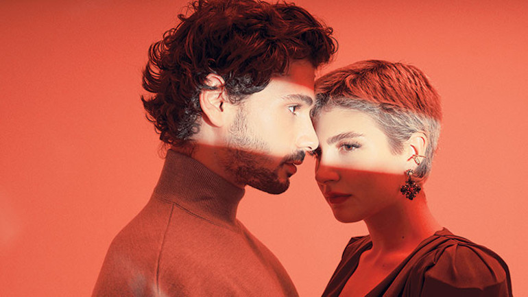 Naz Çağla Irmak: Aşk, Juliet gibi beni de olgunlaştırıyor - Deniz Can Aktaş: Âşık olurken Romeo’ya benziyor olabilirim