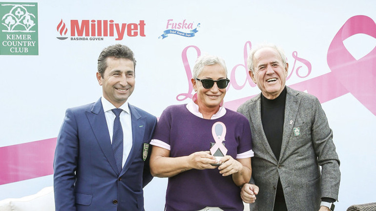 Kadın golfçüler sahada