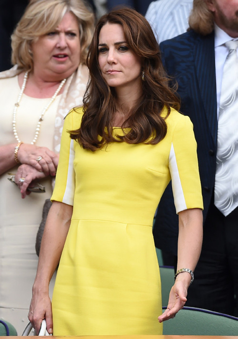 Kate Middleton 10 yılda hiç değişmemiş...  Eski elbisesine gelin kemeri taktı