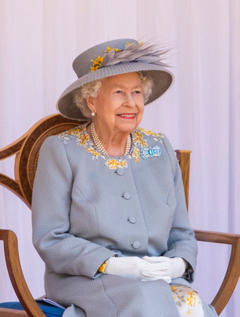Kraliçe 2. Elizabethe ne oluyor Yıllara meydan okuyordu, ama doktorlara boyun eğdi