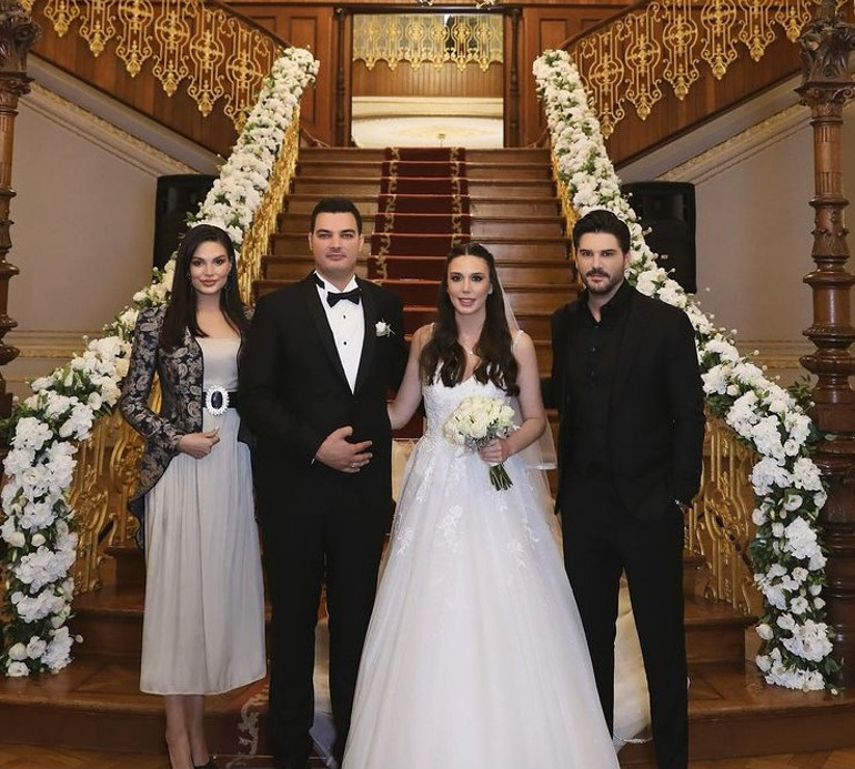 Tolgahan Sayışmanın kardeşi Nil Sayışman evlendi