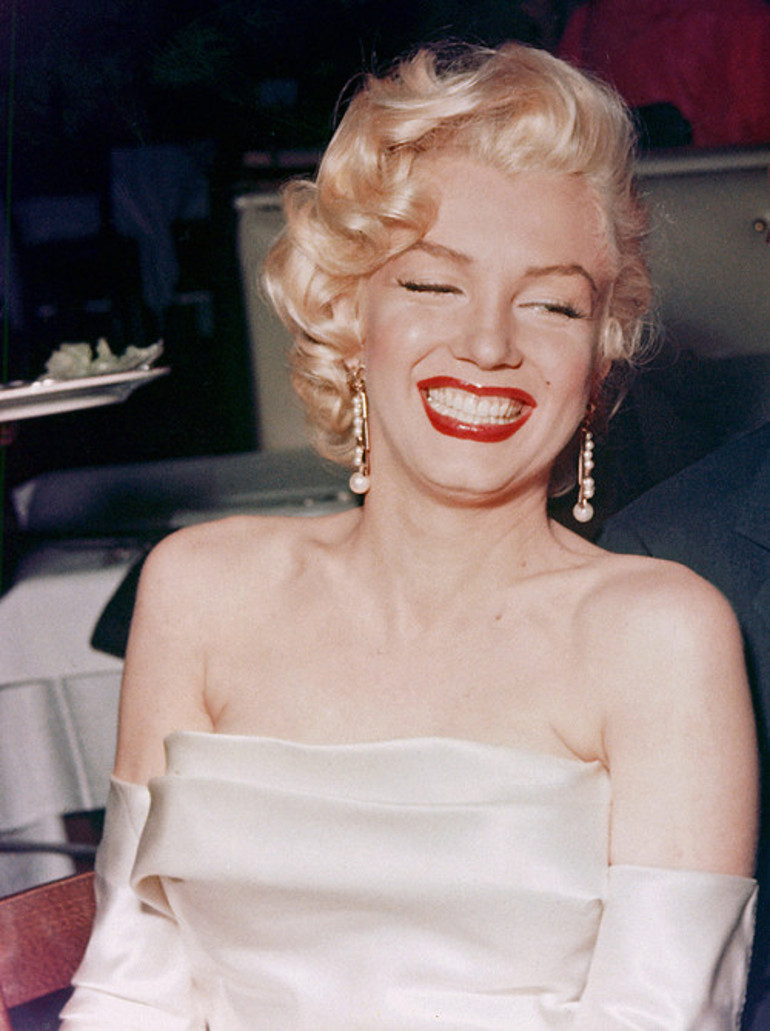 Saraya gelin getirmek için şeytani bir plan yapmışlar: Grace Kelly belki de bir masal prensesi değildi