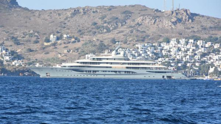 Jeff Bezosun lüks yatı Yalıkavaka demir attı