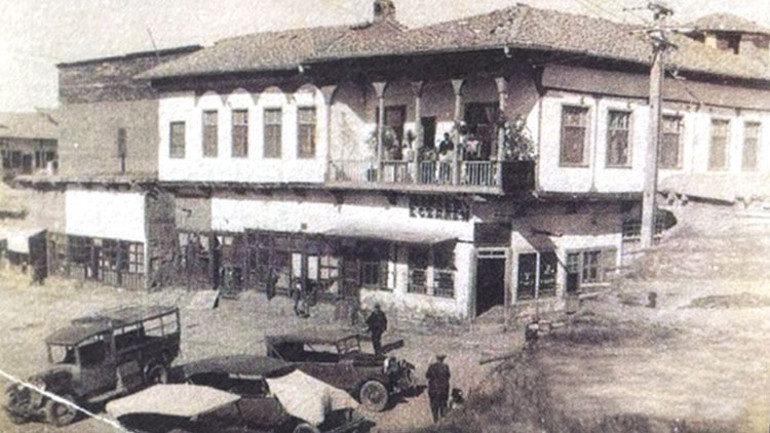 Ayda 500 bin takım elbise satan Abdullah Kiğılı: Düğmem kopsa dikemem