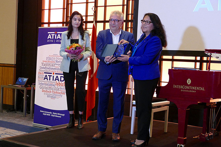 ATİAD göçün başarılı evlatlarını ödüllendirdi