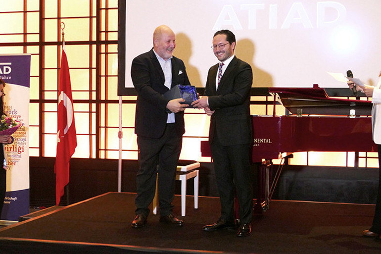 ATİAD göçün başarılı evlatlarını ödüllendirdi