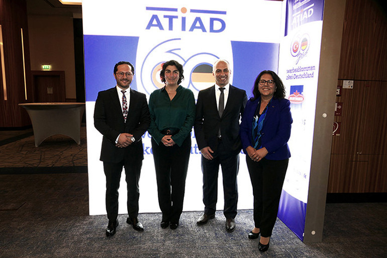 ATİAD göçün başarılı evlatlarını ödüllendirdi