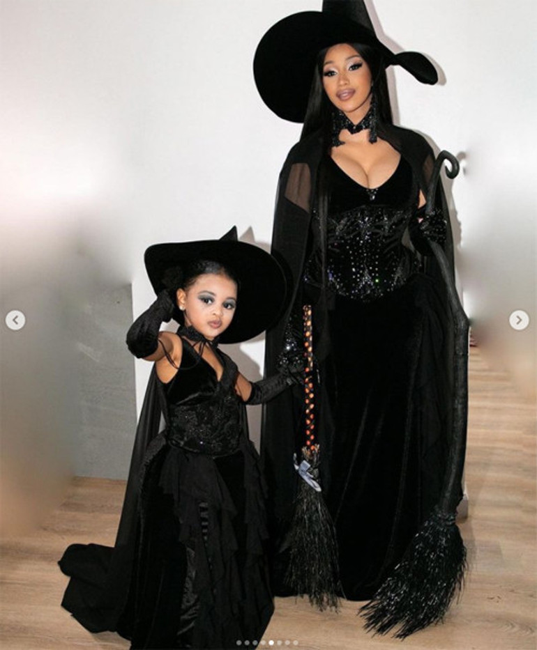 Bebe Rexhanın Cadılar Bayramı pozu tartışma yarattı