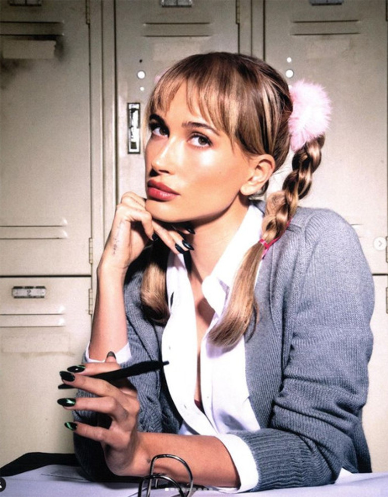 Bebe Rexhanın Cadılar Bayramı pozu tartışma yarattı