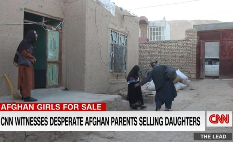 Afganistanda büyük insanlık dramı... Dokuz yaşındaki kızını 2 bin 200 dolara sattı