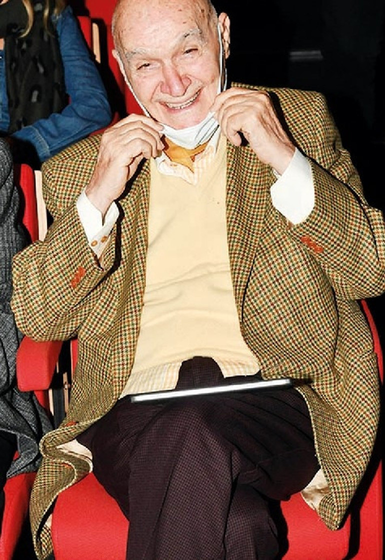 Metin Akpınar 30 yıl aradan sonra sahnede