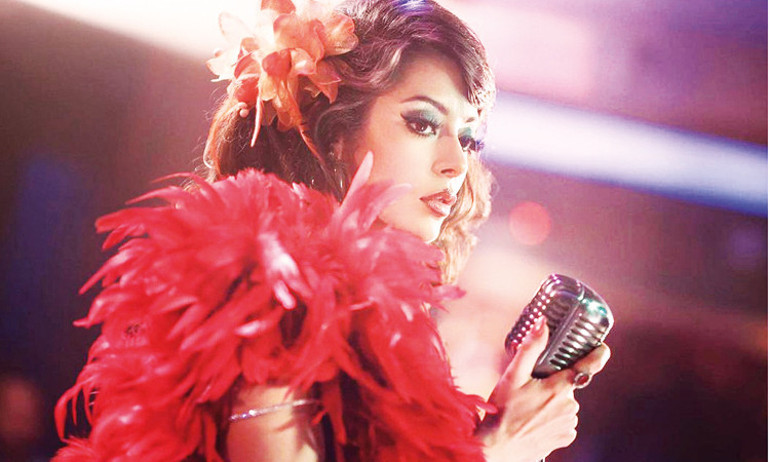 Aslıhan Doğan Turan ile Arda Turandan yeni eve  yeni sanat koleksiyonu