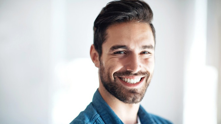 Hollywood Gülüşü Nedir, Nasıl Yapılır Son Zamanların Gözdesi Hollywood Gülüş Tasarımı