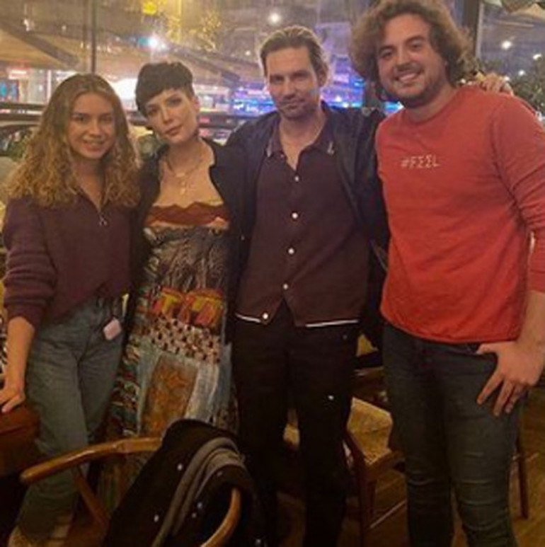 Halsey sevgilisi Alev Aydın ile Türkiyeye geldi, hayranlarıyla kucaklaştı