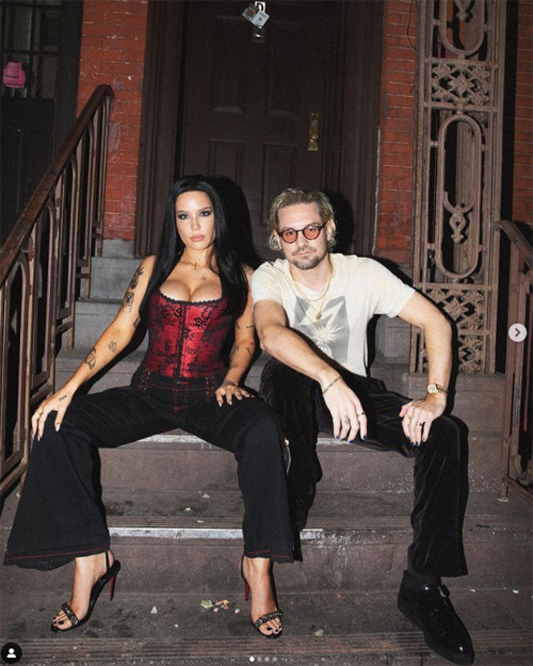 Halsey sevgilisi Alev Aydın ile Türkiyeye geldi, hayranlarıyla kucaklaştı