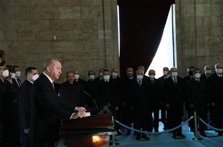 Atatürkü saygı ve minnetle anıyoruz... Cumhurbaşkanı Erdoğan: Milletimizin birliğine kastedilmesine asla izin vermeyeceğiz
