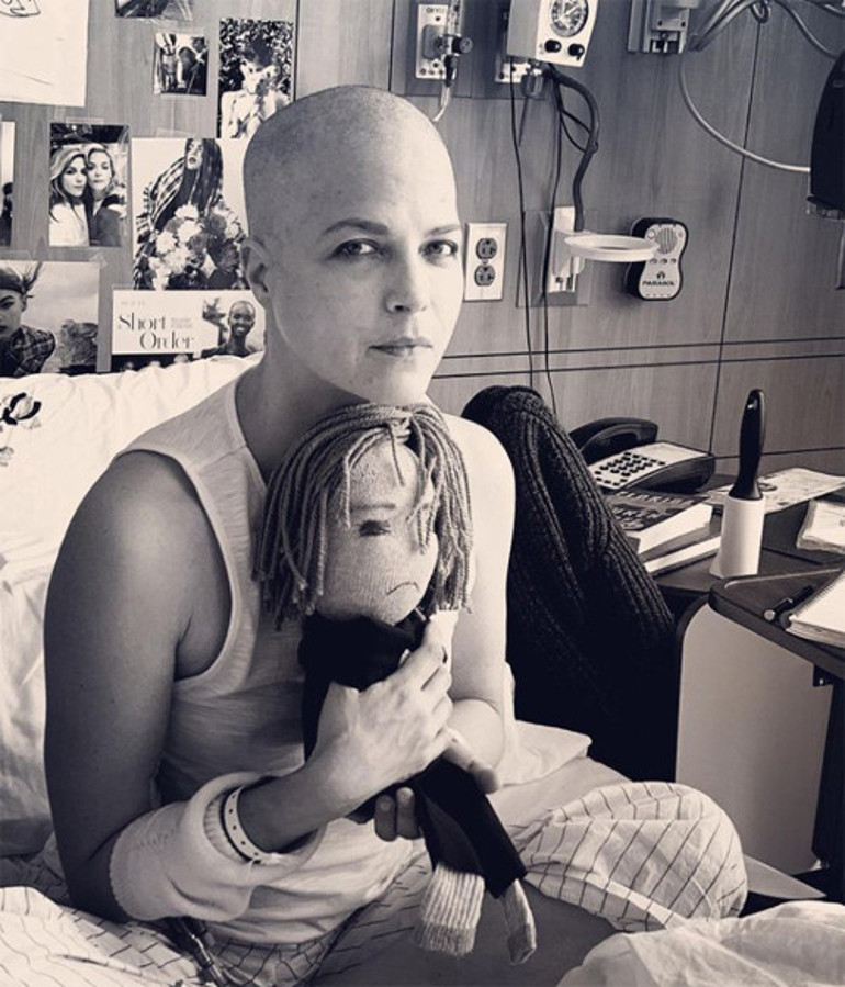 Kanser oldum ama hala kendime gülebiliyorum