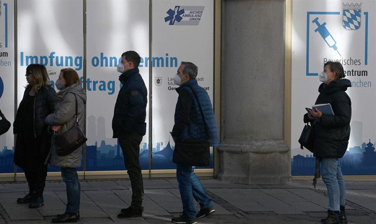 Alman bakandan korkutan sözler: Korona kısıtlamaları geri gelmezse kışı atlatamayız
