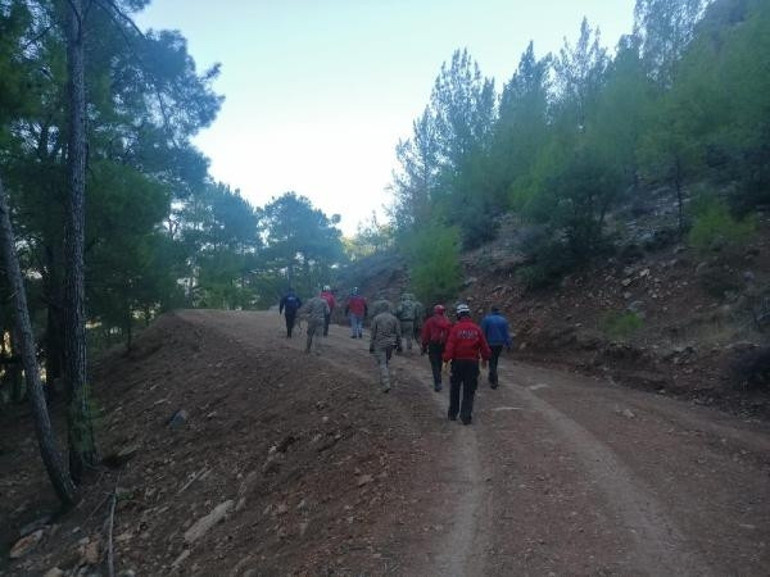 Mersinde kayıp 3 yaşındaki Müslüme Yağal her yerde aranıyor