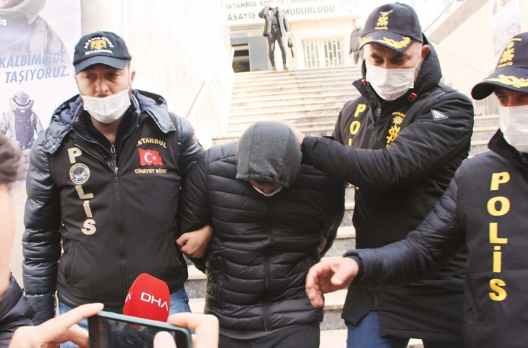 Samuray kılıcıyla kadın katleden adam deli mi