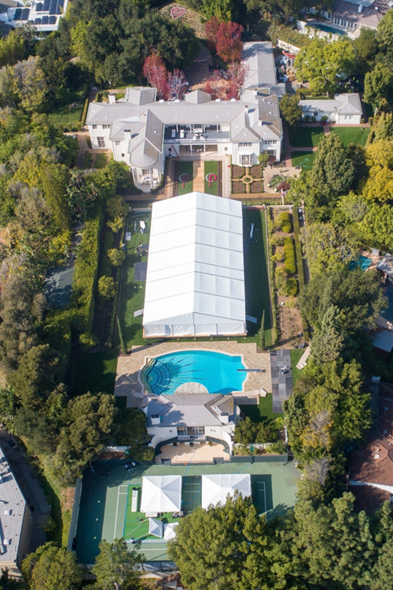 Paris Hilton, dördüncü nişanlısıyla muradına erdi: Düğünden ilk fotoğraf